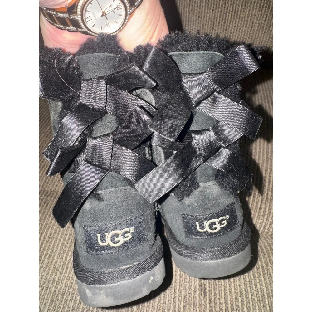 UGG Kids Bailey Bow II Black Suede Boots Girls‎ Size 7 1017394T
